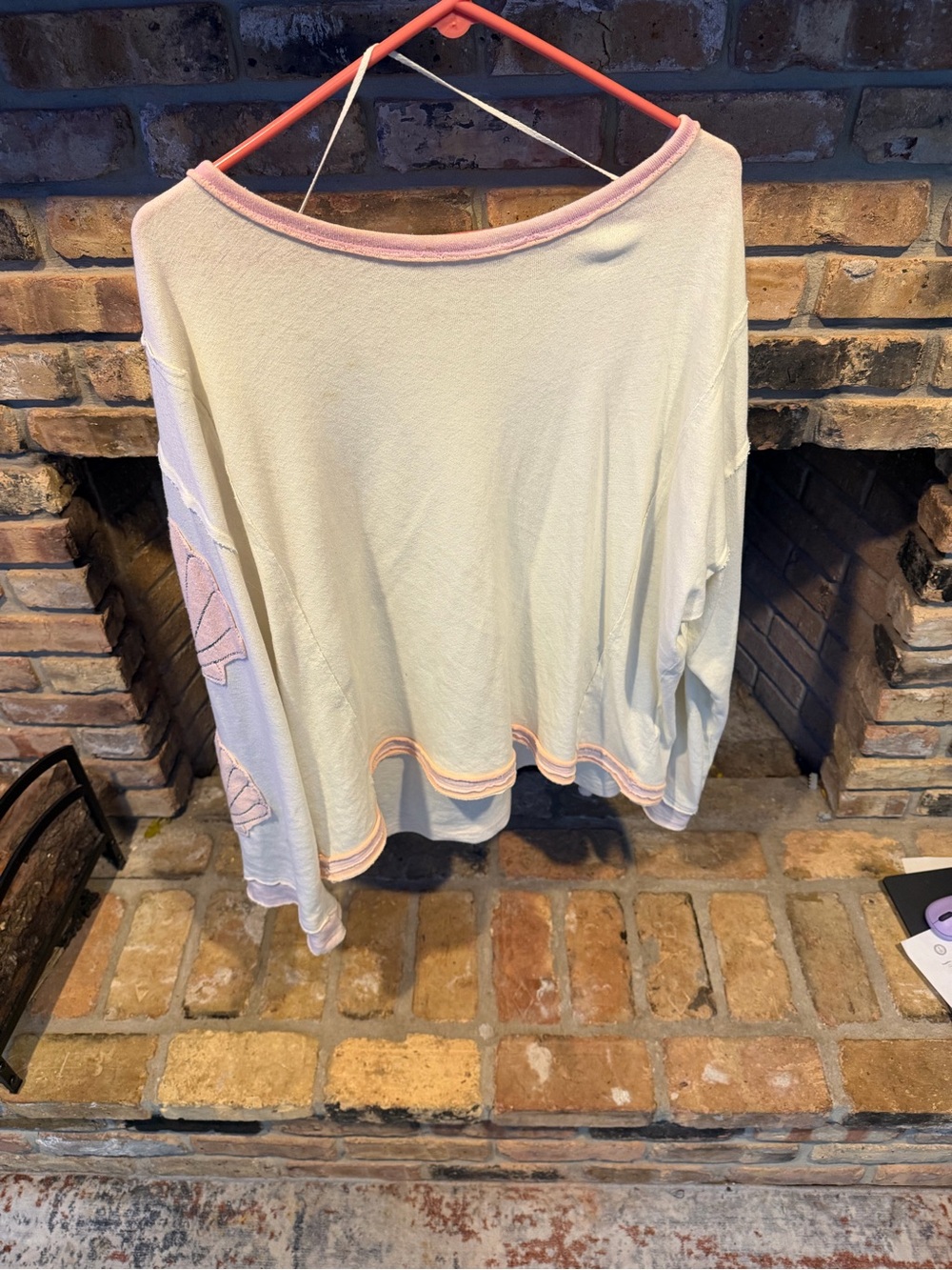 We are the Free Shell tee /light sweater Large - Picture 6 of 6